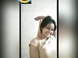 Another SriLanakan young girl leaked her sexy body to bf